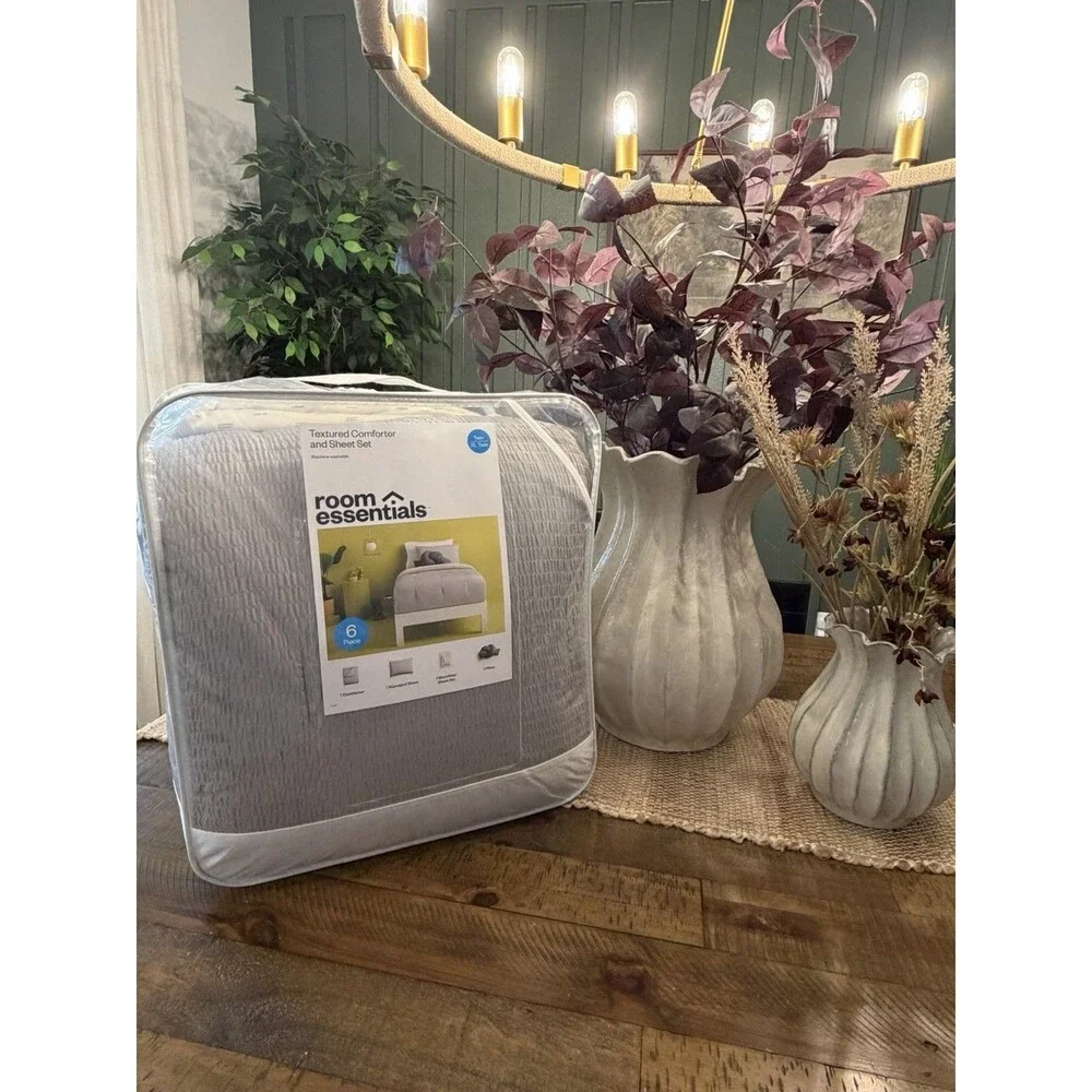 Room Essential - 6pс Twin/Twin Extra Long Textured Comforter, Sheets, Pillow NEW